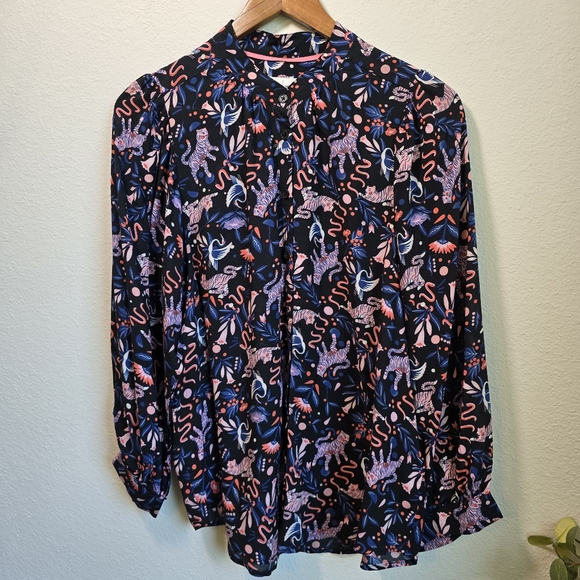 EUC Super Nice Letters Faye Buttondown Small - Picture 2 of 15